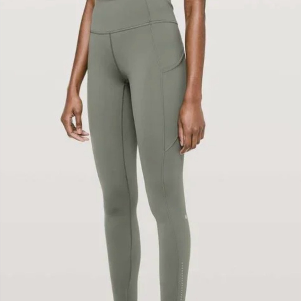 lululemon In Focus Run Tight in Sage. Size 6. EUC.